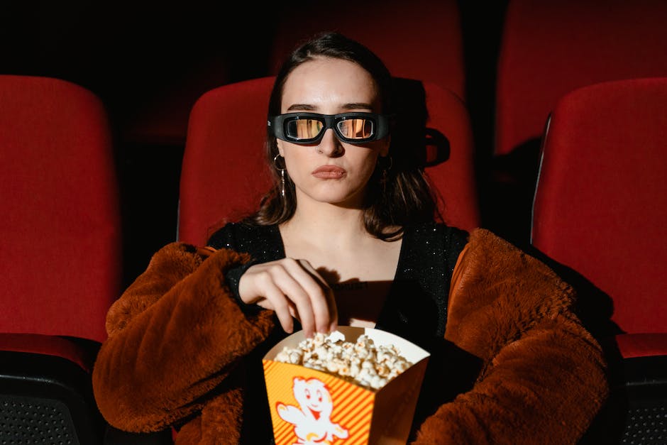  Wie lange ist ein 14-Jähriger im Kino erlaubt?