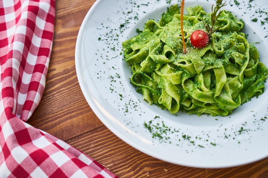 Gicht-Nahrungsmittel-Tabelle: Was kann ich bei Gicht essen und was nicht?